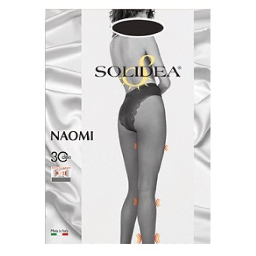 NAOMI 30 COL MODEL FUMO 1
